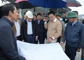 Đoàn công tác kiểm tra Dự án Khu tái định cư B5 thuộc Hạ tầng khu Đô thị mới Thuận An