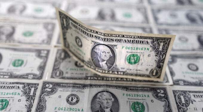 Dollar edges down against dong on black market