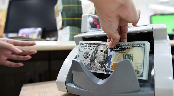 Dollar slides against dong - VnExpress International