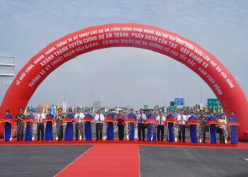 Nghi thức khánh thành tuyến chính dự án thành phần đoạn Cần Thơ - Hậu Giang và thông xe kỹ thuật đoạn Hậu Giang – Cà Mau thuộc dự án đường bộ cao tốc Bắc - Nam phía Đông.