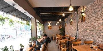 Đóng cửa hai quán cà phê, ông chủ thừa nhận sai lầm ai cũng dễ mắc phải