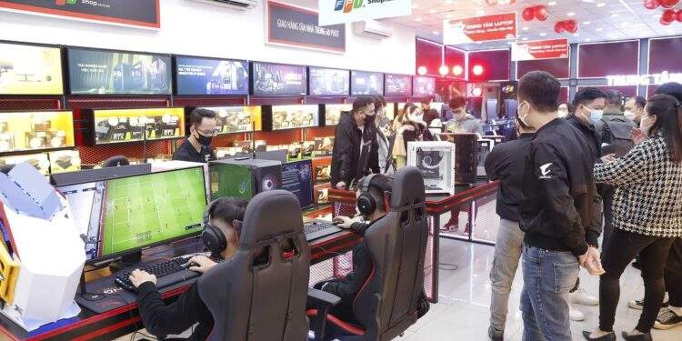 FPT Shop đạt bước tiến mới trong lắp ráp máy tính cá nhân
