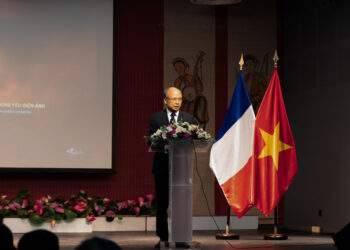 Đại sứ Việt Nam tại Pháp Đinh Toàn Thắng phát biểu tại sự kiện