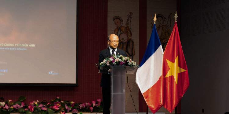 Đại sứ Việt Nam tại Pháp Đinh Toàn Thắng phát biểu tại sự kiện