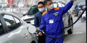 Gasoline price dips to near 7-month low