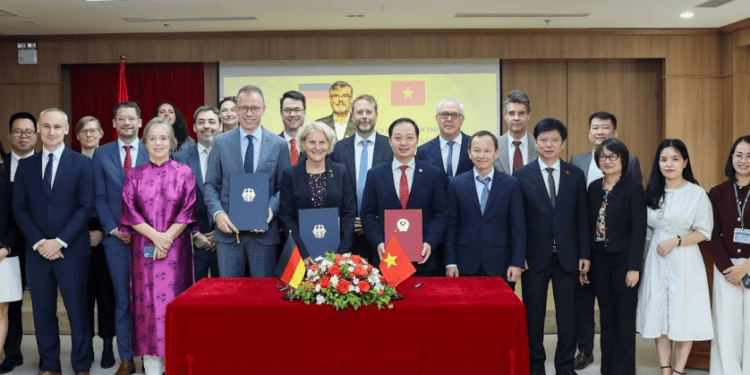 Germany and Vietnam discuss development cooperation