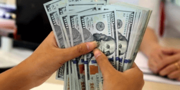 Giá USD chợ đen giảm không ngừng