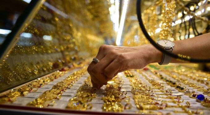 Gold price edges down - VnExpress International