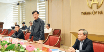 Ông Nguyễn Duy Ngọc, Ủy viên Bộ Chính trị, Bí thư Thành ủy Hà Nội, đề nghị các bên liên quan cần có cơ chế, giải pháp tháo gỡ khó khăn và vướng mắc của dự án Vành đai 2.5. (Ảnh: UBND TP. Hà Nội)