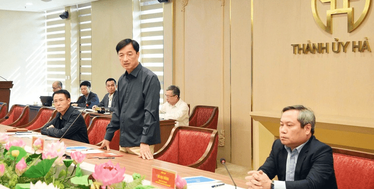 Ông Nguyễn Duy Ngọc, Ủy viên Bộ Chính trị, Bí thư Thành ủy Hà Nội, đề nghị các bên liên quan cần có cơ chế, giải pháp tháo gỡ khó khăn và vướng mắc của dự án Vành đai 2.5. (Ảnh: UBND TP. Hà Nội)