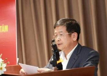 Ông Nguyễn Anh Dũng, Phó Trưởng Thuế TP. Hà Nội thông tin tại hội nghị.