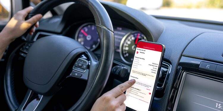 Trước tình trạng hình thức lừa đảo trực tuyến ngày càng tinh vi, việc người dân cảnh giác với những thao tác liên quan đến tài chính là điều dễ hiểu.