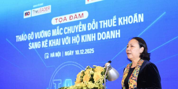 Bà Lê Thị Duyên Hải, Phó Tổng Thư ký Hội Tư vấn Thuế Việt Nam (VTCA), phát biểu tại tọa đàm.