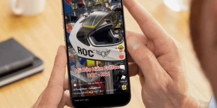 Tùng Biker nhanh chóng thích ứng xu thế tiêu dùng với việc đầu tư vào Shopee Video.