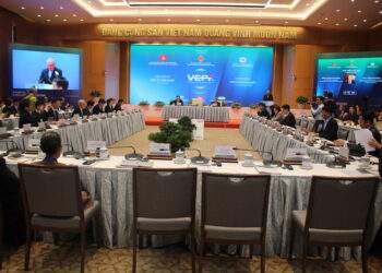 Quang cảnh phiên chuyên đề Kinh tế tuần hoàn.