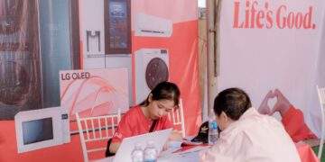 LG sửa chữa thiết bị hư hỏng sau mưa lũ tại miền Trung