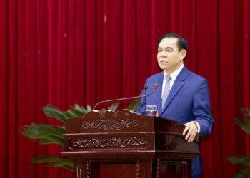 Chủ tịch UBND tỉnh Nghệ An Võ Trọng Hải phát biểu tại kỳ họp