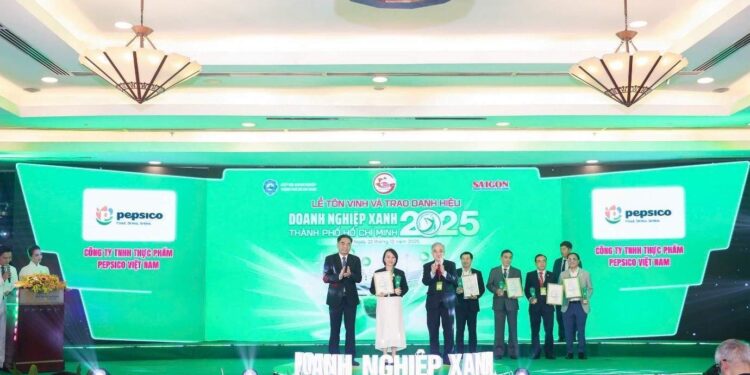 PepsiCo Foods Việt Nam nhận danh hiệu Doanh nghiệp Xanh TP.HCM 2025