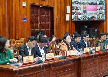 Các đại biểu tham dự phiên họp