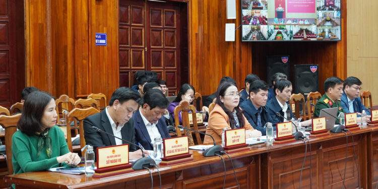 Các đại biểu tham dự phiên họp