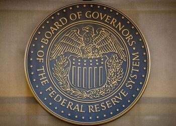 Rơi tự do sau khi Fed cắt giảm lãi suất lần thứ 3 trong năm