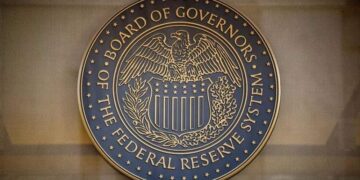 Rơi tự do sau khi Fed cắt giảm lãi suất lần thứ 3 trong năm