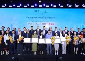 Tập đoàn SCG tại Việt Nam và các công ty thành viên được vinh danh Doanh nghiệp Bền vững tại Việt Nam 2025 nhờ chiến lược ESG nhất quán và sáng kiến Net Zero.