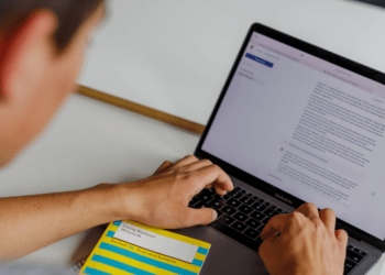 Sinh viên thời AI thông minh hơn hay đang 'khờ' đi?