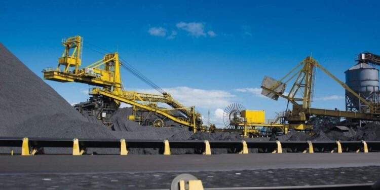 Bước sang năm 2026, với mục tiêu tăng trưởng cao hơn, TKV đang chuyển từ tư duy “ổn định sản lượng” sang tối ưu hiệu quả, xanh hóa khai thác và nâng cao chất lượng tăng trưởng.