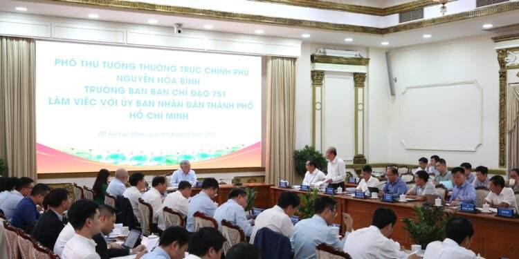 Quang cảnh buổi làm việc với UBND TP.HCM của Phó Thủ tướng Thường trực Chính phủ Nguyễn Hòa Bình, Trưởng Ban Chỉ đạo 751. Ảnh: VGP