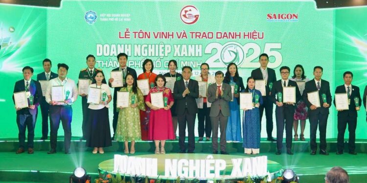 TP.HCM tôn vinh và trao danh hiệu Doanh nghiệp Xanh 2025 cho 155 công ty