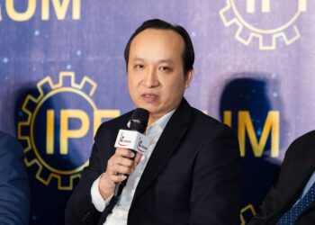 Ông Trương Văn Phong kêu gọi cộng đồng doanh nghiệp “quan tâm và nghiên cứu sâu hơn”, đồng thời bày tỏ mong muốn các nhà đầu tư có thể lựa chọn TP.Hồ Chí Minh là điểm đến trong giai đoạn tới.