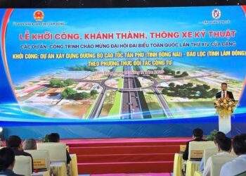 Tan Phu-Bao Loc Expressway launched to cut HCMC-Da Lat travel time down to 3 hours