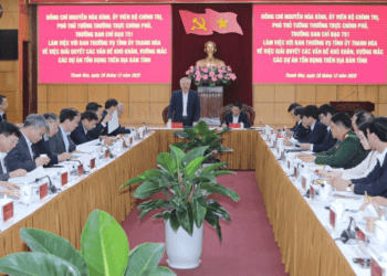 Toàn cảnh buổi làm việc. Ảnh: Minh Hiếu