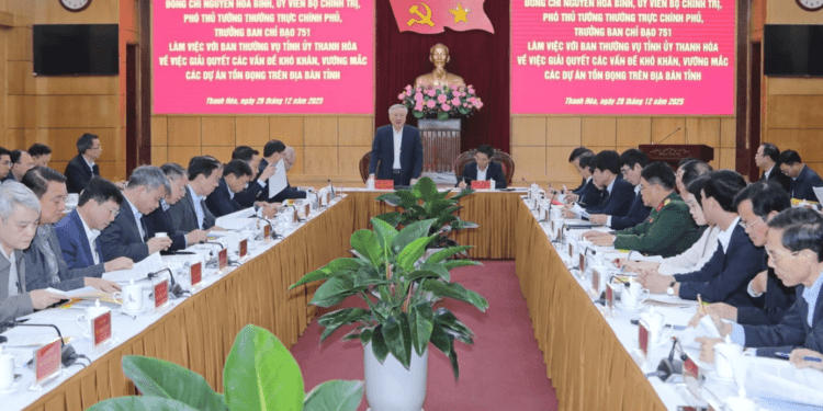 Toàn cảnh buổi làm việc. Ảnh: Minh Hiếu