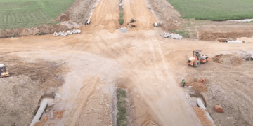  Thi công xây dựng cụm công nghiệp Hợp Thắng