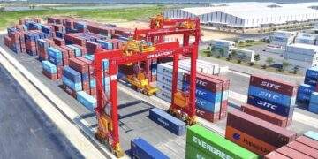 Cảng Chu Lai với hệ thống hạ tầng hiện đại.