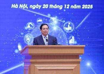 Thủ tướng ghi nhận, biểu dương và đánh giá cao những nỗ lực, cố gắng và kết quả đạt được của các bộ, ngành, địa phương - Ảnh: VGP. 