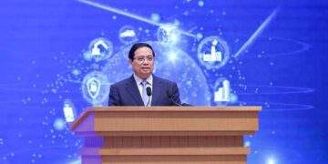 Thủ tướng ghi nhận, biểu dương và đánh giá cao những nỗ lực, cố gắng và kết quả đạt được của các bộ, ngành, địa phương - Ảnh: VGP. 