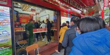 Vàng SJC và nhẫn liên tục tăng, thị trường lại phát sốt