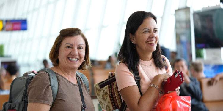 Việt Nam đón trên 19 triệu lượt khách quốc tế, phá vỡ mọi kỷ lục