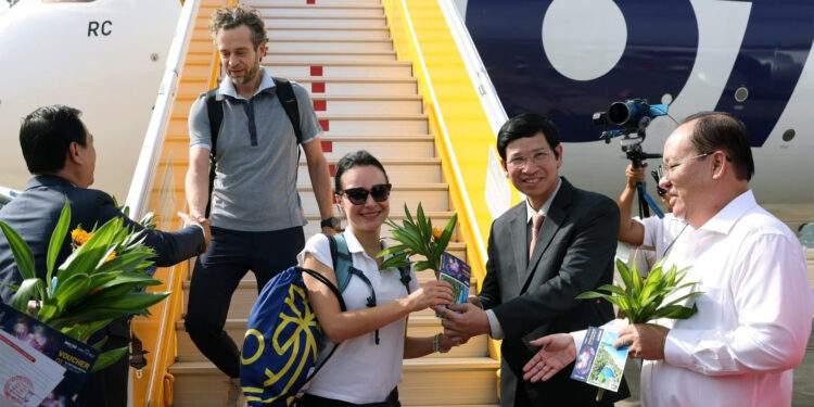 Việt Nam đón vị khách quốc tế thứ 20 triệu, lần đầu lập kỷ lục sau 65 năm