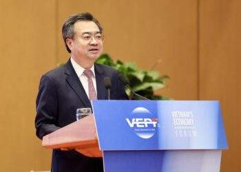 Ông Nguyễn Thanh Nghị - Trưởng Ban Chính sách, chiến lược Trung ương phát biểu khai mạc phiên toàn thể cấp cao của Diễn đàn Kinh tế Việt Nam 2025, triển vọng 2026.