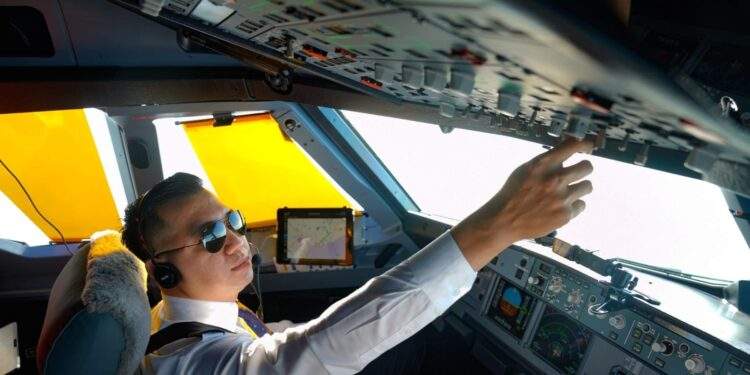 Vietjet cất nóc hangar kỹ thuật, khai trương chuyến bay tới sân bay Long Thành