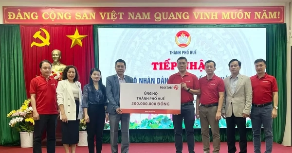 Vietlott ủng hộ 5 tỉnh, thành phố miền trung khắc phục hậu quả lũ lụt