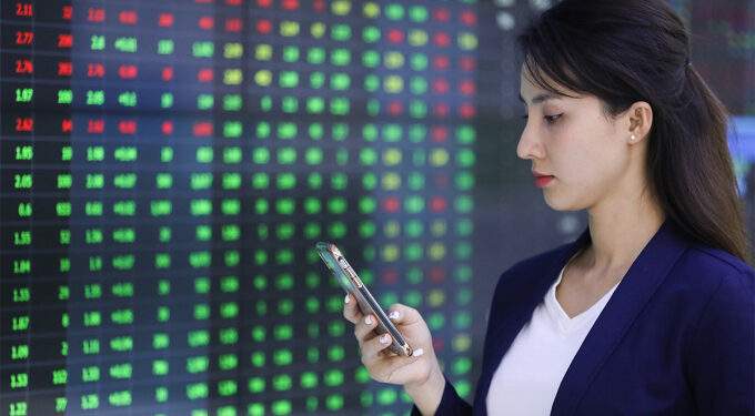 Vietnam stocks reach 6-week peak