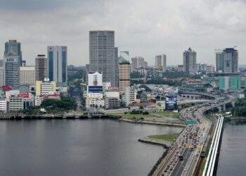 Why are fewer Singaporeans flocking to Malaysia's Johor for this year-end holiday?