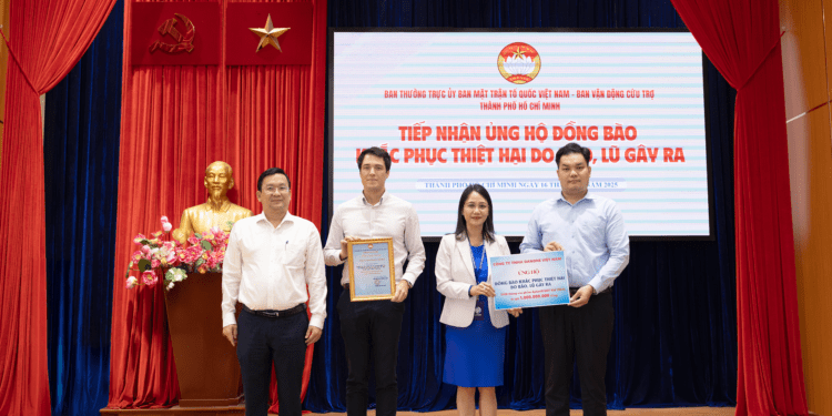 1 tỷ đồng sữa Aptamil KID UHT tặng trẻ em vùng lũ 