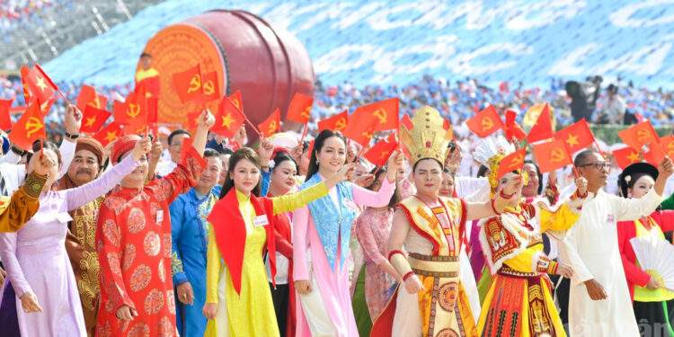 Bộ Chính trị ban hành Nghị quyết mới về phát triển văn hóa Việt Nam