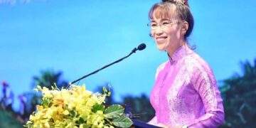 Cả thị trường đỏ lửa, vì đâu Vietjet của tỷ phú Nguyễn Thị Phương Thảo ngược dòng tím lịm?